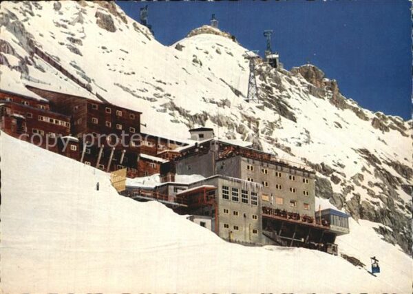 Zugspitzbahn Hotel Schneefernerhaus und Bahn zum Gle