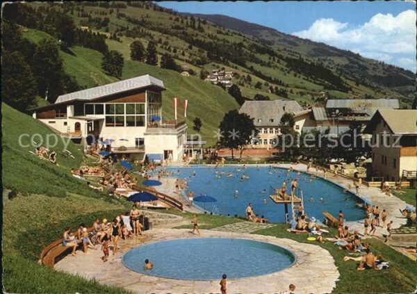 Saalbach-Hinterglemm Sportzentrum Hallenbad Freibad Tennis M