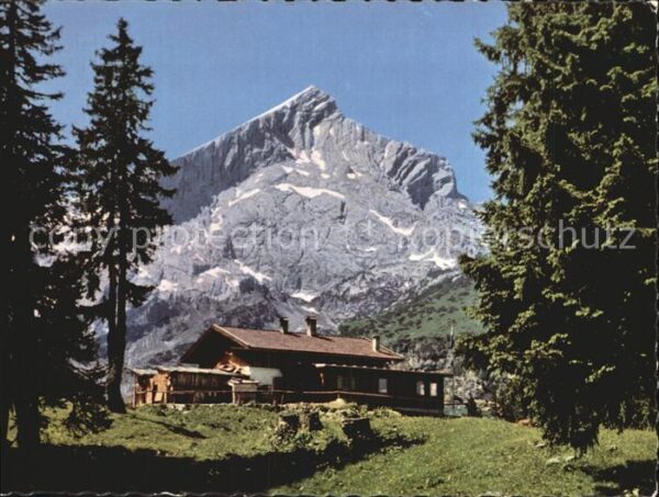 Garmisch-Partenkirchen Kreuzalm gegen Alpspitze Wettersteingeb