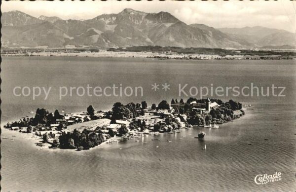 Fraueninsel Chiemsee Fliegeraufnahme mit Hochfelln und Hochg