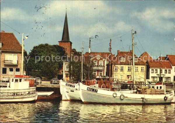 Neustadt Holstein Hafen Fischkutter Kirchturm