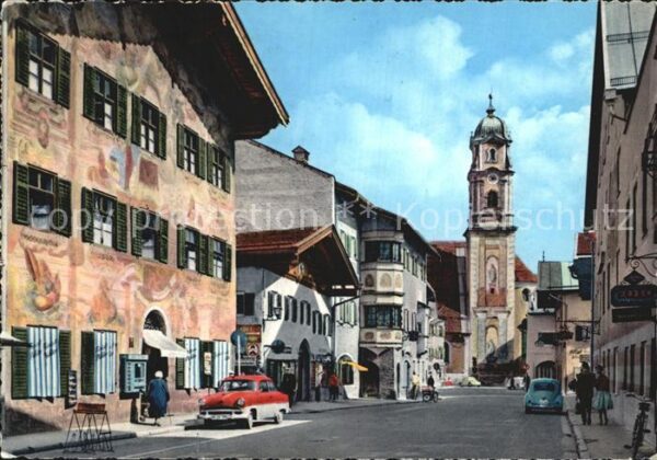 Mittenwald Karwendel Tirol Ortspartie mit Kirche Fassadenmalerei