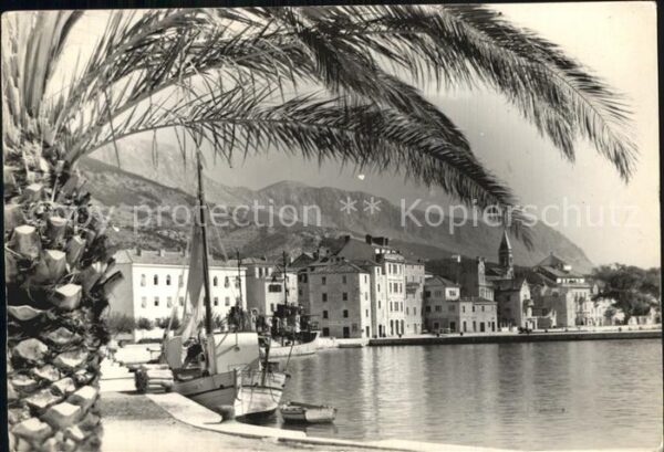 Makarska Dalmatien Uferpromenade Palmen Segelschiff Berge