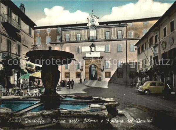 Castel Gandolfo Piazza della Liberta Fontana del Bernin