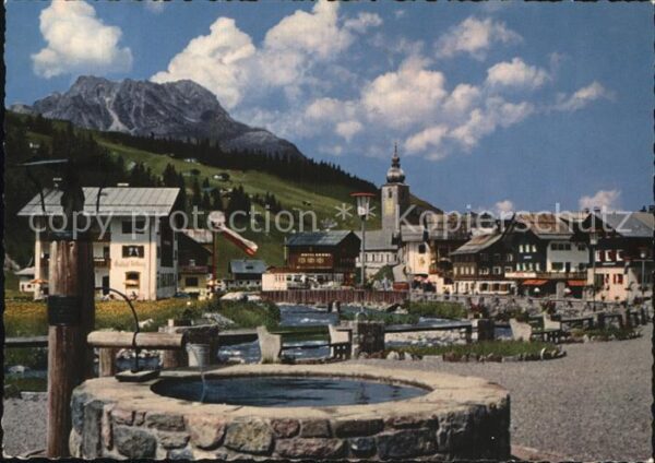 Lech Vorarlberg Teilansicht mit Brunnen