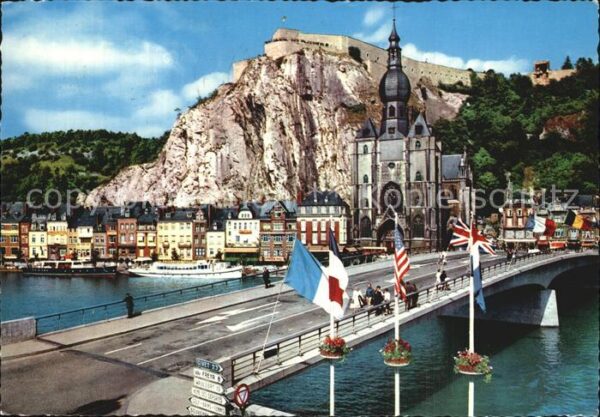 Dinant Wallonie Maas Kerk en Citadel
