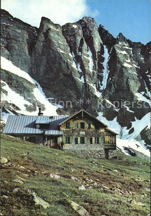 Geraerhuette mit Sagwandspitze