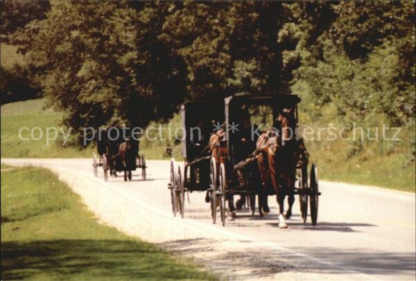 Pferdekutschen Amish Home from Church