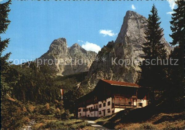 Hinterbaernbad mit Totenkirchl Kaisertal