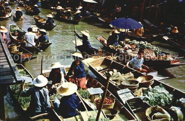 Thailand Floating Market at Damnonsadunk