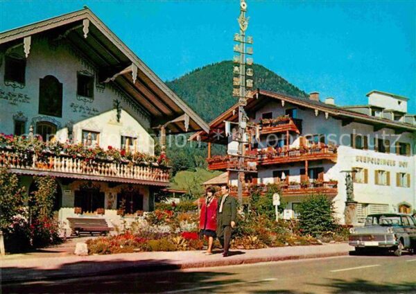 Ruhpolding Dorfplatz Maibaum