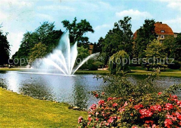Bad Salzuflen Kurparksee mit grosser Fontäne