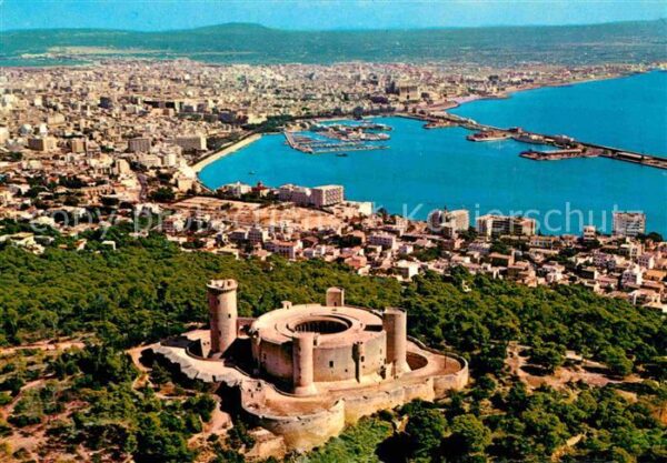Palma de Mallorca Vista aerea de la ciudad Castillo de Be