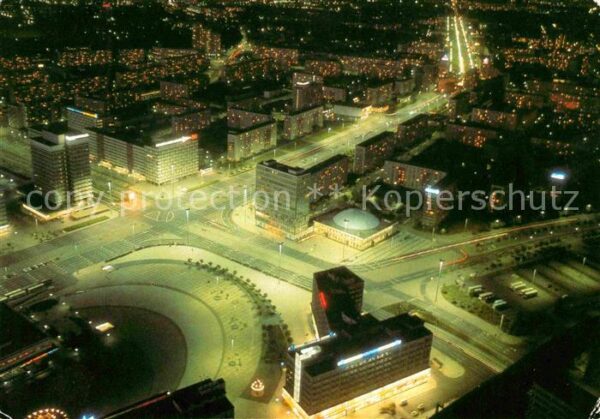 Berlin Blick vom Fernsehturm bei Nacht
