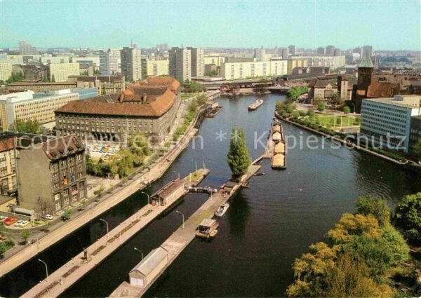 Berlin Panorama mit Mühlendammschleuse