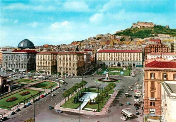Napoli Neapel Piazza Municipio Rathausplatz Denkmal