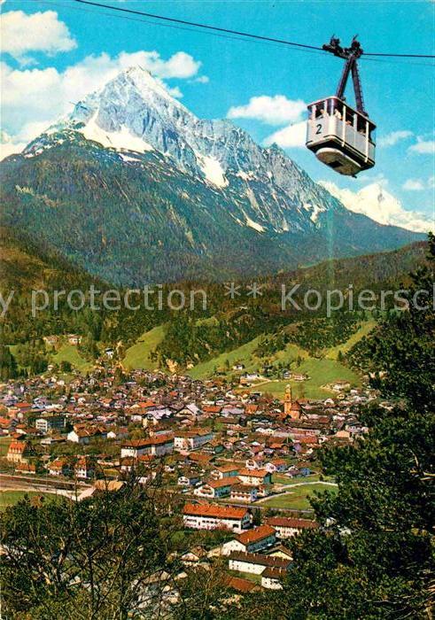 Mittenwald Bayern mit Wetterstein und Karwendelbahn