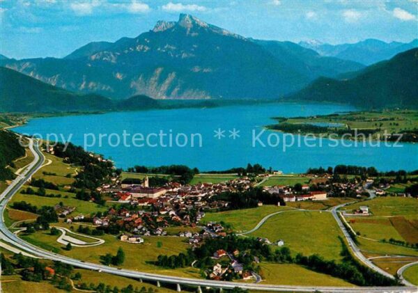 Mondsee Salzkammergut mit Schafberg Autobahn Salzburg Wien Fl