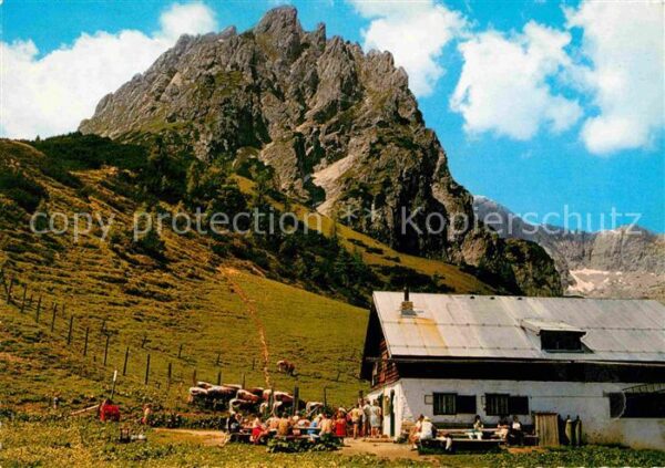 Muehlbach Hochkoenig Mittenfeld Alm Schutzhaus mit Manndlwan
