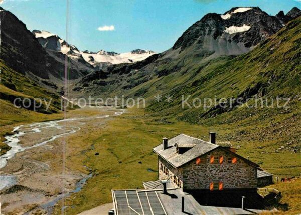 Ambergerhuette mit Sulztalferner Ötztaler Alpen
