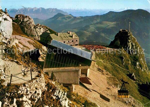 Wendelsteinhaus mit Wendelsteinbahn und Wilden Kaiser
