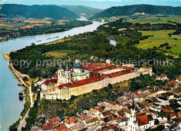 Melk Donau Fliegeraufnahme Wachau Benediktinerstif