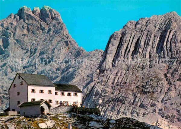Riemannhaus gegen Schönfeldspitze und Wurmkopf Stei