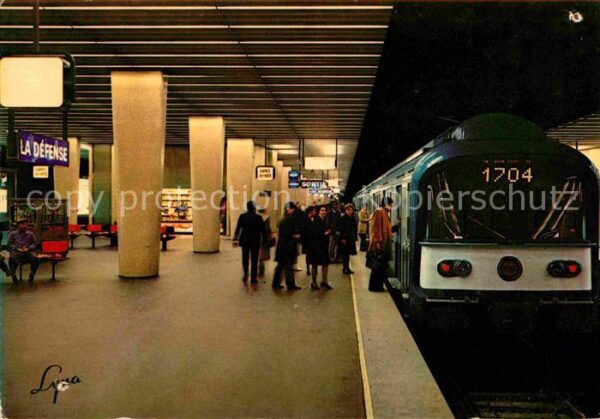 U-Bahn Subway Underground Metro Paris Station La Defense Reseau Express