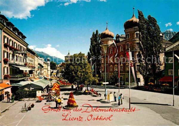 Lienz Tirol Fussgängerzone mit Liebburg