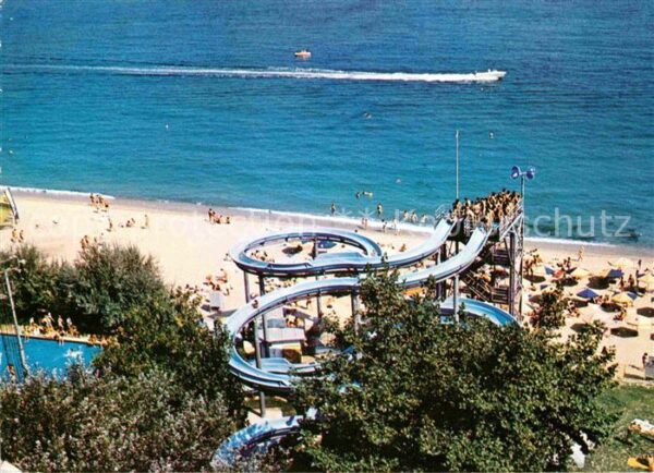 Slatni Pjasazi Wasserrutsche Strandpartie