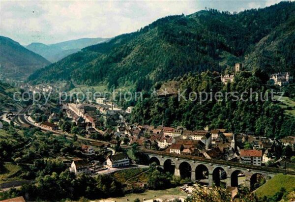 Hornberg Schwarzwald Stadtbild mit Eisenbahnbrücke Burg