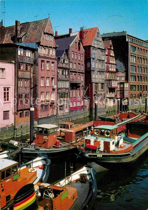 Hamburg Alte Häuser am Nicolaifleet Frachtkahn