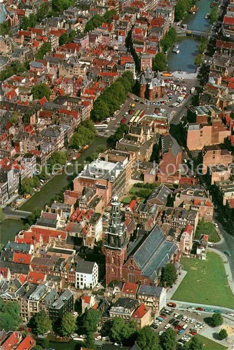 Amsterdam Niederlande Luchtopname van de Zuiderkerk en de Waa