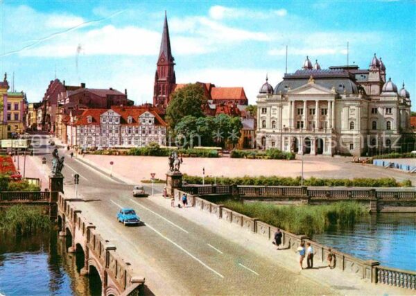 Schwerin Mecklenburg Dom und Theater Brücke