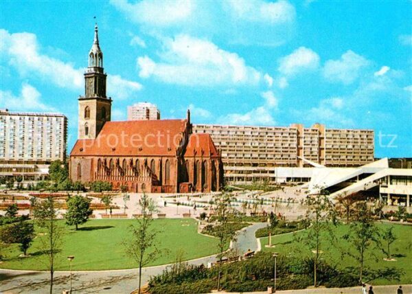 Berlin Parkanlage Kirche