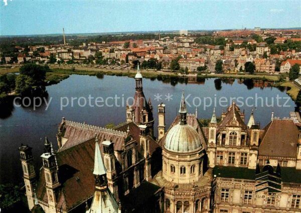 Schwerin Mecklenburg Blick vom Schlossturm auf Stadt und Bur
