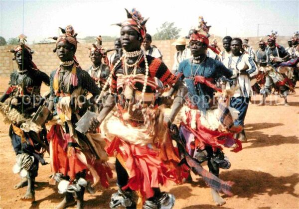 Tanz Taenzer Burkina Faso Danseurs Warba du Ganzourg