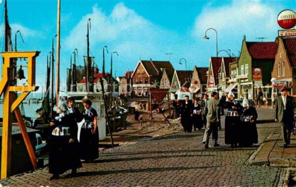Volendam Hafen Tracht