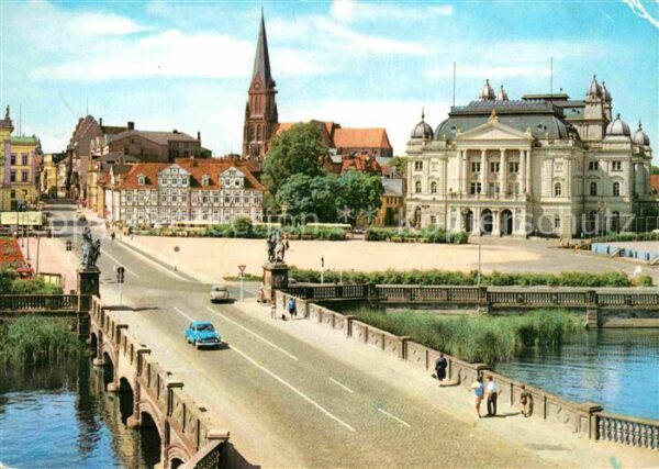 Schwerin Mecklenburg Dom und Theater
