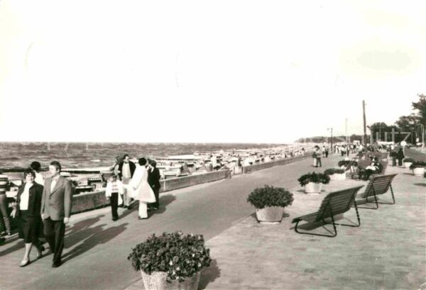 Kuehlungsborn Ostseebad Strandpromenade