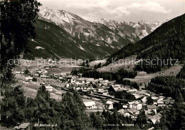 St Anton Arlberg Gesamtansicht mit Alpenpanorama