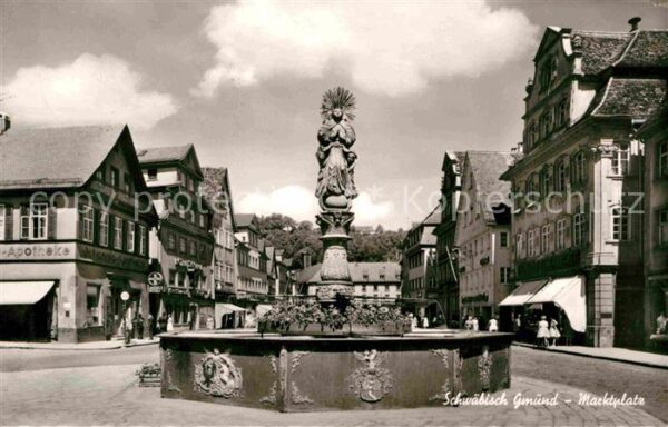 Schwaebisch Gmuend Marktplatz Marienbrunnen