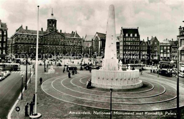 Amsterdam Niederlande Nationaal Monument met Koninkliik Palei