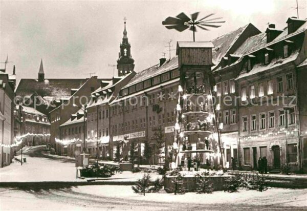 Schneeberg Erzgebirge Innenstadt zur Weihnachtszeit Pyramide