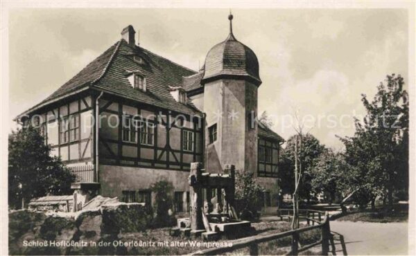 Oberloessnitz Schloss Hoflössnitz mit alter Weinpress