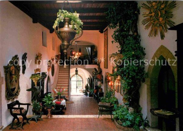 Missian Bozen Hotel Schloss Korb Flur