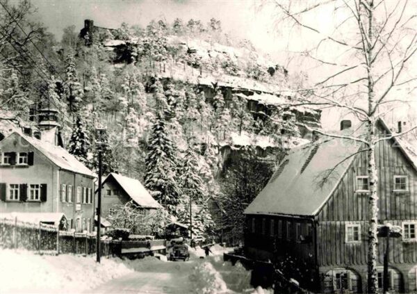 Oybin Hauptstrasse mit Berg