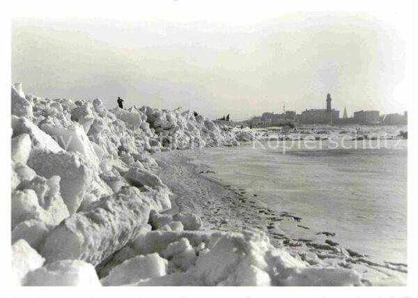 Warnemuende Ostseebad Winterlandschaft