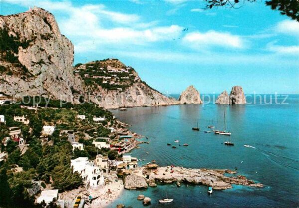 Capri Marina piccola e Faraglioni