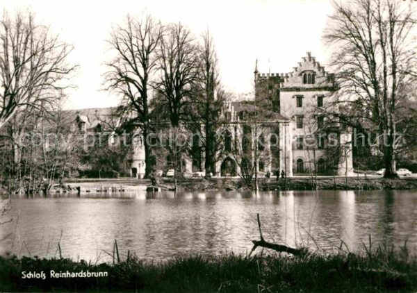 Reinhardsbrunn Schloss Uferpartie am Wasser